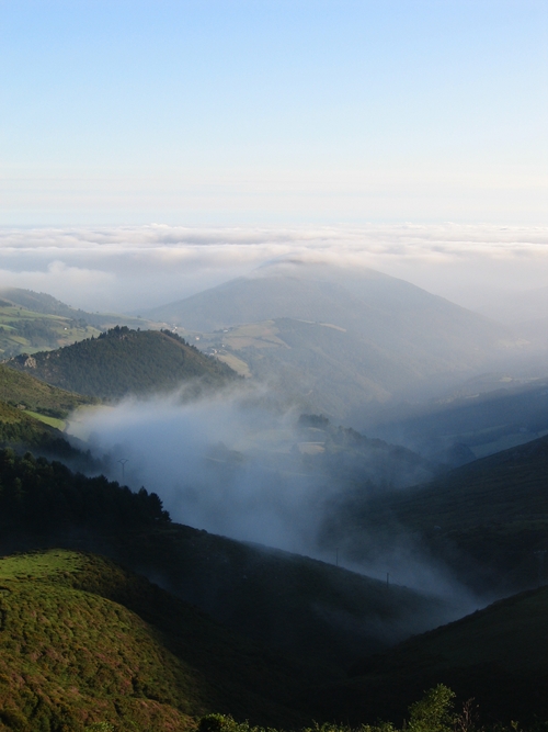 Niebla sobre el Puerto de la Garganta (Villanueva de Oscos)