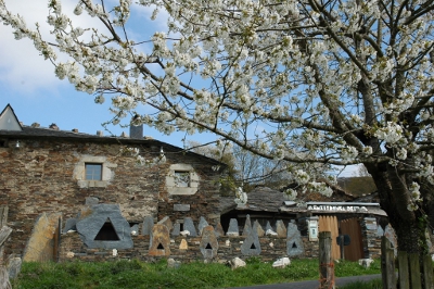 Fachada Refugio de Oscos